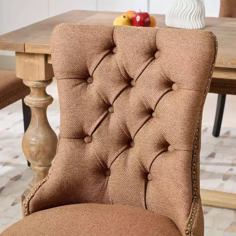Lot de 2 chaises de salle à manger contemporaines haut de gamme en bois massif, rembourrées de lin, capitonnées, avec pieds en bois et garniture de clous décoratifs