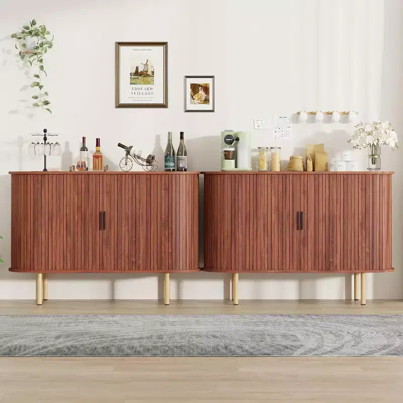 Aparador estriado de 47 con puertas corredizas, moderno armario de almacenamiento de madera con estantes ajustables para sala de estar, cocina y comedor