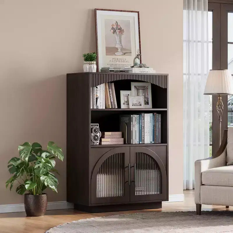 Librería con puertas, librería negra con puerta de vidrio, librería pequeña de 3 niveles