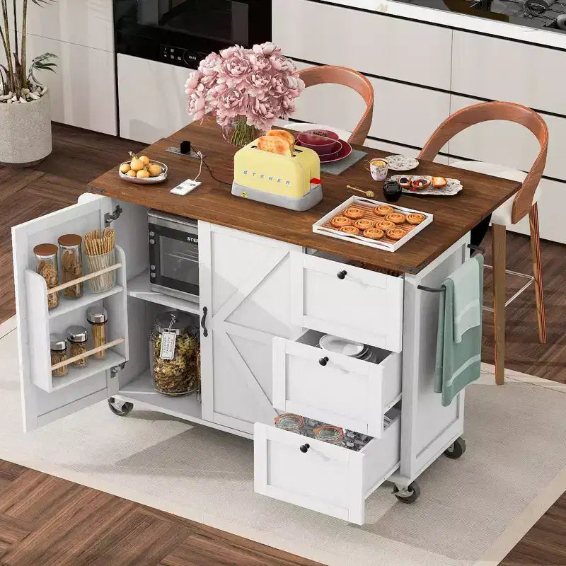 Isla de cocina rodante estilo rústico con toma de corriente, carrito de almacenamiento para cocina con estante interior, ala abatible y especiero