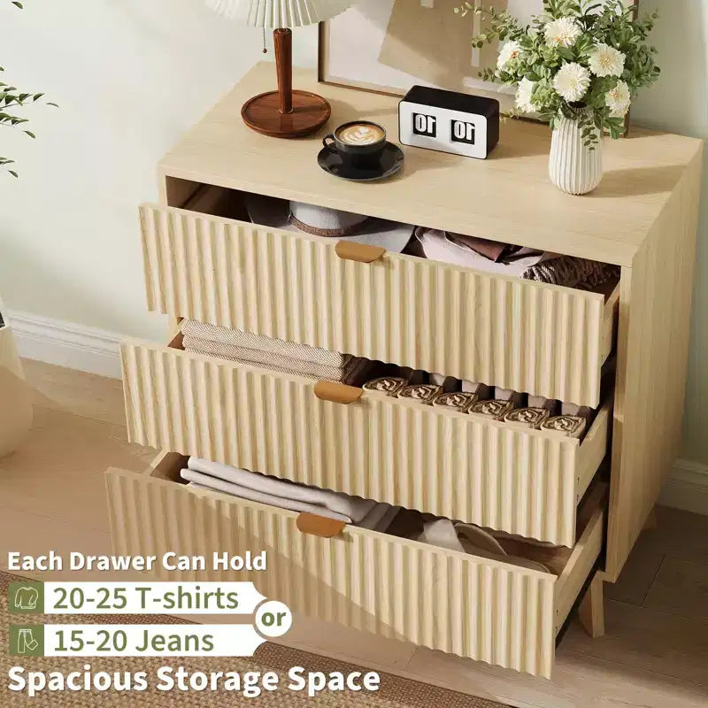Commode à 3 tiroirs, commode moderne à façades cannelées, commode de rangement en bois avec organiseur de tiroirs