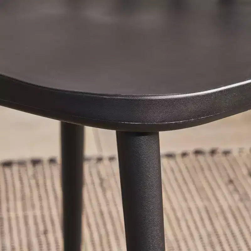 Sillas de comedor de plástico estilo granja con respaldo de husillo (juego de 2)