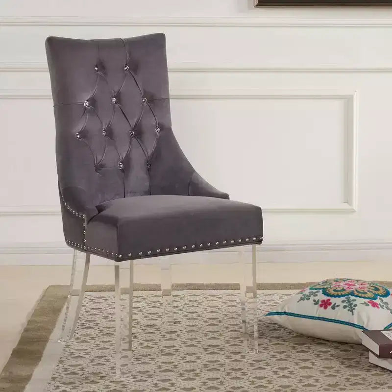 Silla de comedor moderna y contemporánea capitoné, de terciopelo gris con patas de acrílico