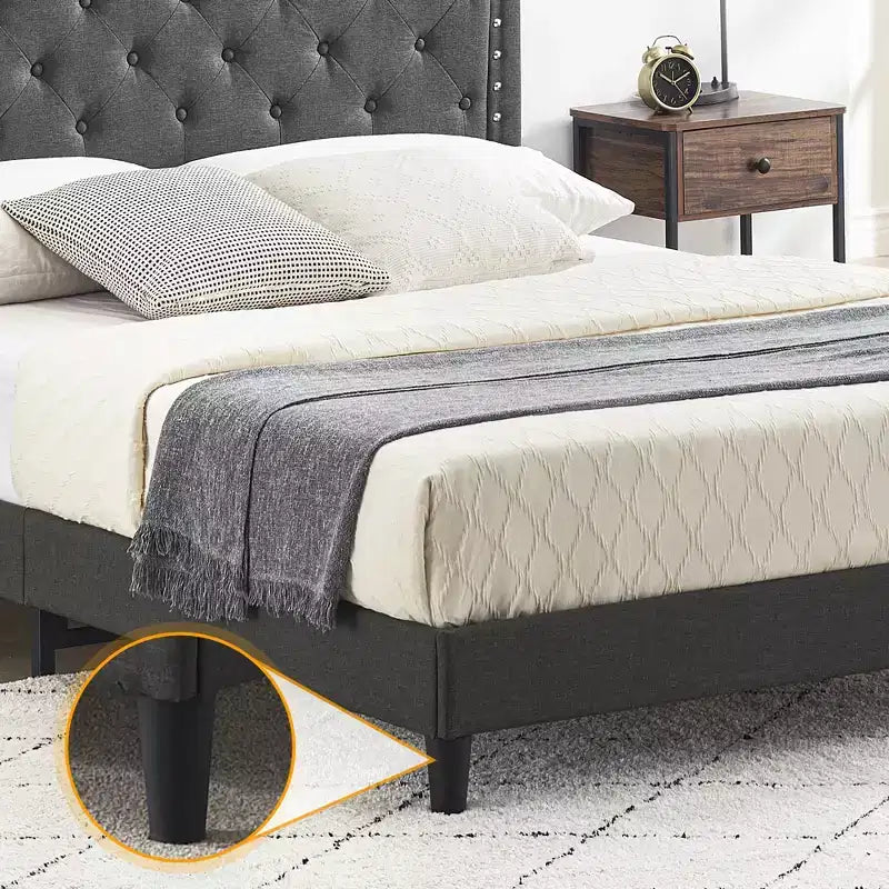 Polsterbettgestell in Doppelbettgröße mit verstellbarem, geknöpftem Wingback-Kopfteil