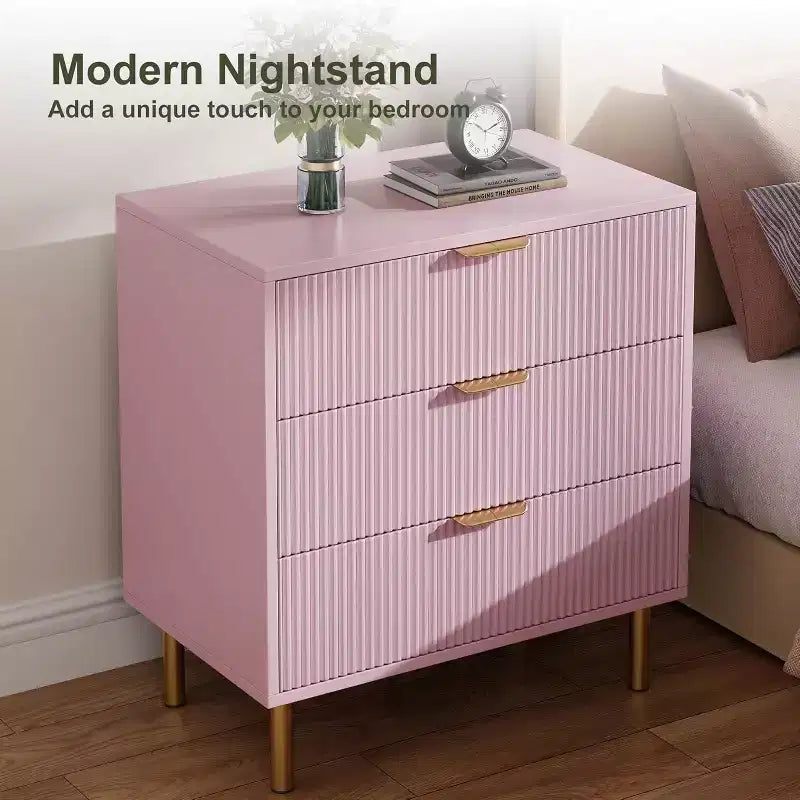 Commode moderne à 3 tiroirs - poignées dorées et grand espace de rangement pour chambre et salon