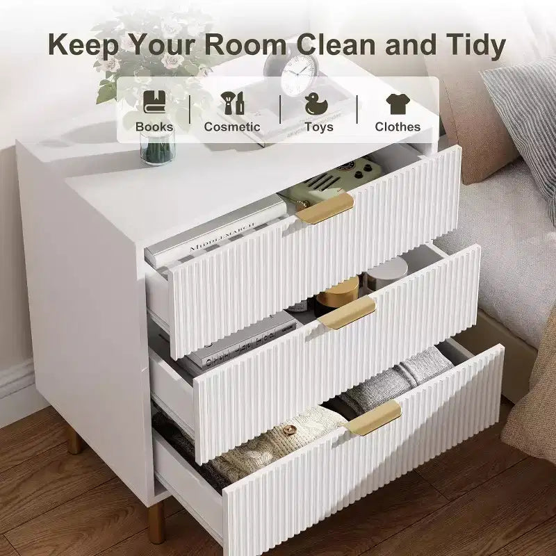 Commode moderne à 3 tiroirs - poignées dorées et grand espace de rangement pour chambre et salon