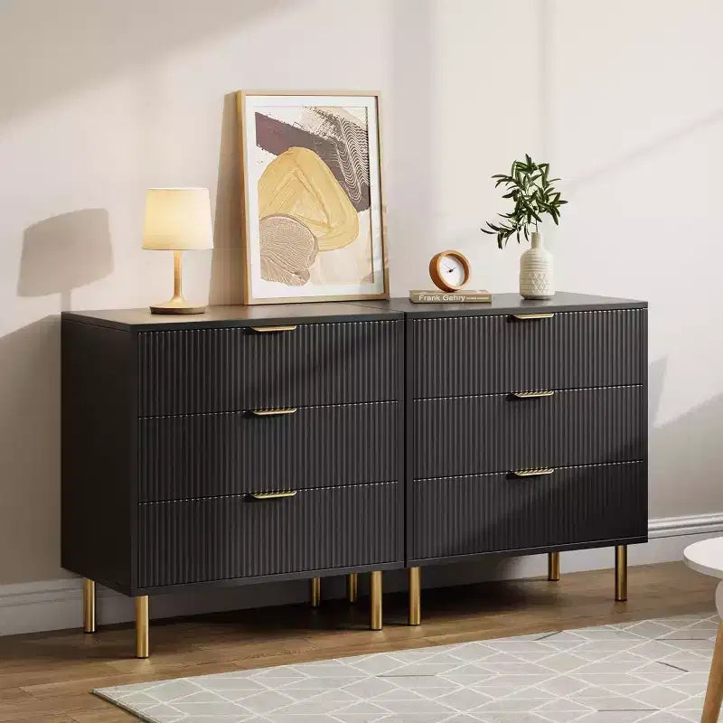 Moderne Kommode mit 3 Schubladen - goldene Griffe und viel Stauraum für Schlafzimmer und Wohnzimmer