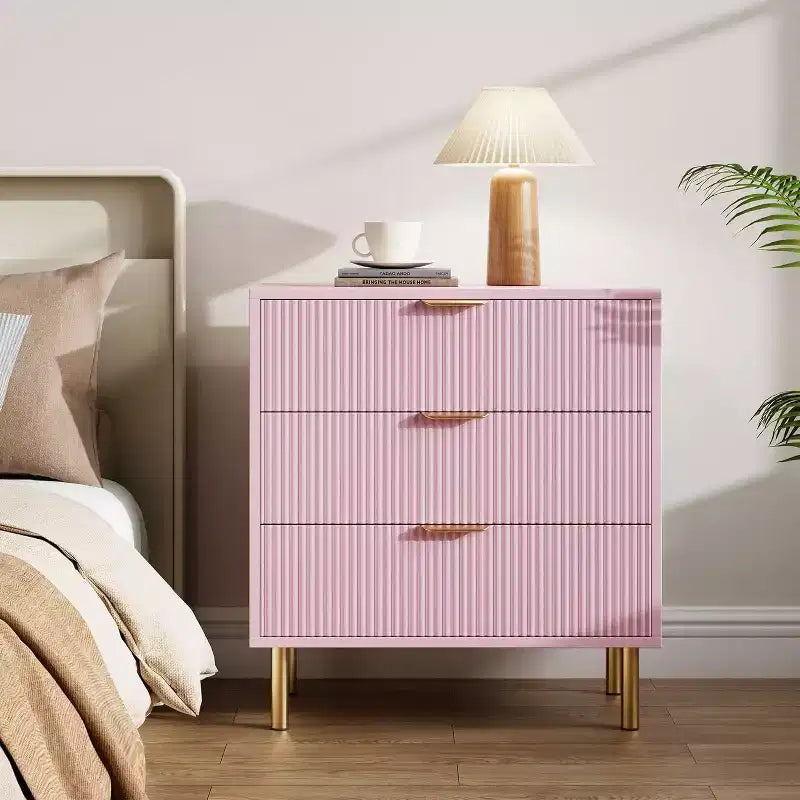 Moderne Kommode mit 3 Schubladen - goldene Griffe und viel Stauraum für Schlafzimmer und Wohnzimmer